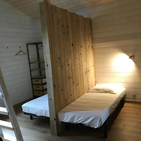ホステル Nature Surf Camp メサンジュ