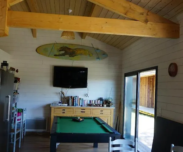 Nature Surf Camp 호스텔