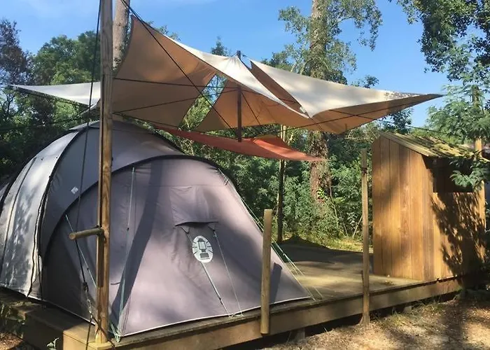 Nature Surf Camp Hostel *